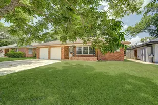 111 Carnation St, Lake Jackson, TX 77566 - Photo 1