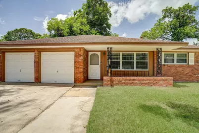 111 Carnation Street, Lake Jackson, TX 77566 - Photo 3