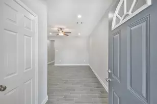 7524 E Maxroy St, Houston, TX 77088 - Photo 3