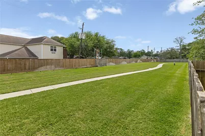 10204 Spring Shadows Park Circle, Houston, TX 77080 - Photo 45