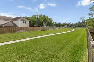 10204 Spring Shadows Park Cir, Houston, TX 77080 - Photo 45