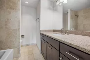 1701 Hermann Dr, Houston, TX 77004 - Photo 31