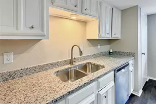 3230 Sycamore Springs Dr, Houston, TX 77339 - Photo 15