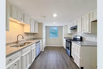 3230 Sycamore Springs Drive, Houston, TX 77339 - Photo 3