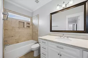 2105 Bidwell Dr, Houston, TX 77018 - Photo 9