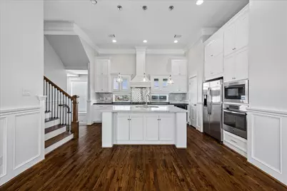2105 Bidwell Drive, Houston, TX 77018 - Photo 3