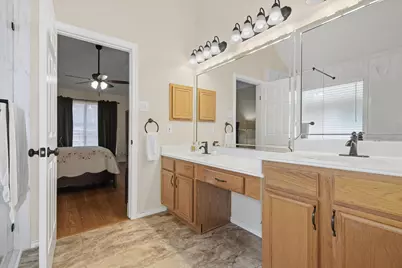1102 Glenmeadows Drive, La Porte, TX 77571 - Photo 23