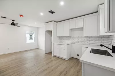 306 40th 1/2 Street #B, Houston, TX 77018 - Photo 7