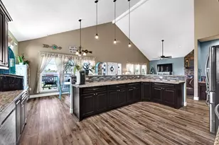 939 8th St, Dickinson, TX 77539 - Photo 11