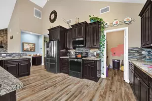 939 8th St, Dickinson, TX 77539 - Photo 13