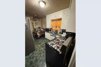 702 Gresham Street, Baytown, TX 77520 - Photo 5