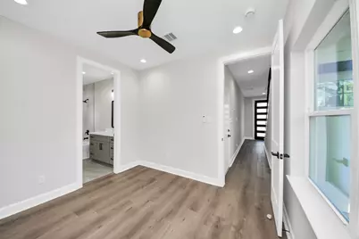 1605 Sylvester Road, Houston, TX 77009 - Photo 9