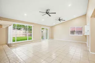 10506 Stockman Ln, Sugar Land, TX 77498 - Photo 5