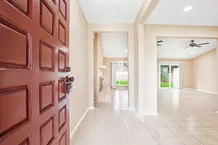 10506 Stockman Ln, Sugar Land, TX 77498 - Photo 3