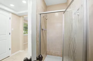 10506 Stockman Ln, Sugar Land, TX 77498 - Photo 17
