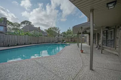 2108 Lakeway Drive, League City, TX 77573 - Photo 9