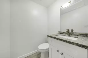 129 E 31st 1/2 St, Houston, TX 77018 - Photo 17