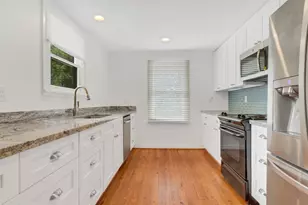 129 E 31st 1/2 St, Houston, TX 77018 - Photo 7