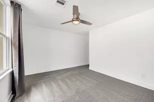 129 E 31st 1/2 St, Houston, TX 77018 - Photo 13