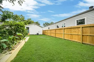 129 E 31st 1/2 St, Houston, TX 77018 - Photo 19