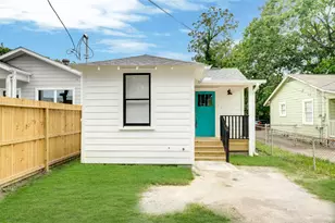 129 E 31st 1/2 St, Houston, TX 77018 - Photo 3