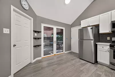 10031 Prospect Hill Drive, Houston, TX 77064 - Photo 13