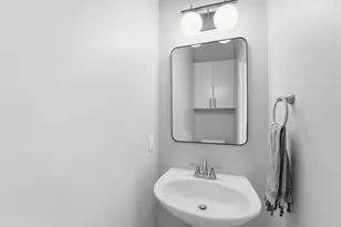 1721 Woodhead St, Houston, TX 77019 - Photo 9
