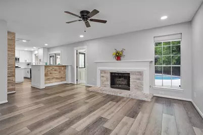 106 N Rushwing Circle, The Woodlands, TX 77381 - Photo 9