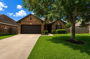 4418 Legends Bay Dr Dr, Baytown, TX 77523 - Photo 3