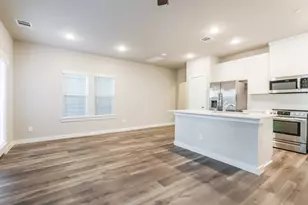 381 N Centro Cir, Shenandoah, TX 77385 - Photo 5