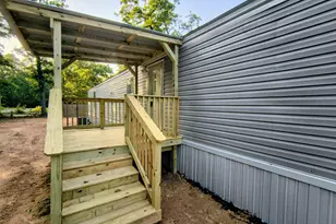 715 Windwood Dr, Livingston, TX 77351 - Photo 5