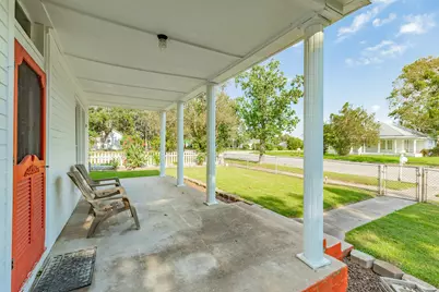 919 N Avenue A, Freeport, TX 77541 - Photo 5