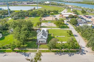 919 N Avenue A, Freeport, TX 77541 - Photo 35