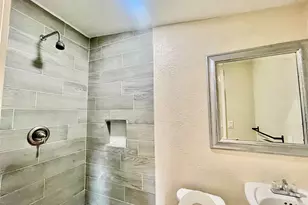 547 W Obion Rd, Houston, TX 77091 - Photo 7