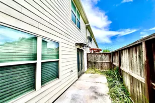 3731 Main Poplar Dr, Houston, TX 77025 - Photo 35