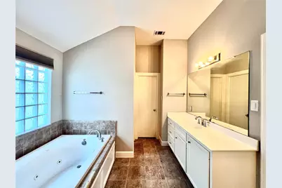 3731 Main Poplar Drive, Houston, TX 77025 - Photo 21