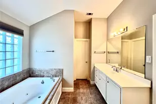 3731 Main Poplar Dr, Houston, TX 77025 - Photo 21