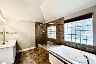 3731 Main Poplar Dr, Houston, TX 77025 - Photo 19