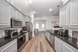 1023 S Anderson St, Angleton, TX 77515 - Photo 11
