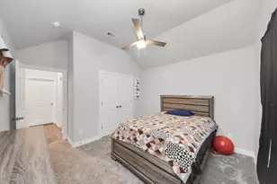 1023 S Anderson St, Angleton, TX 77515 - Photo 15