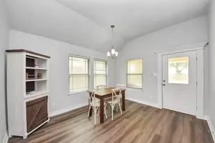 1023 S Anderson St, Angleton, TX 77515 - Photo 13