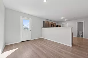 940 21st St, Hempstead, TX 77445 - Photo 5