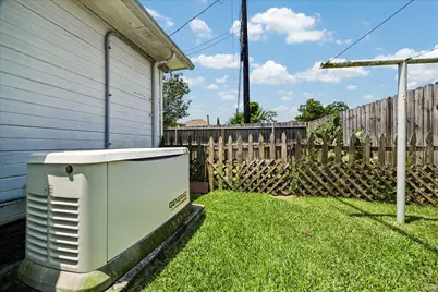 226 Rollingwood Circle, Baytown, TX 77520 - Photo 33