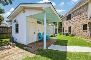226 Rollingwood Cir, Baytown, TX 77520 - Photo 9