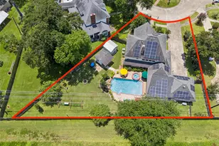 226 Rollingwood Cir, Baytown, TX 77520 - Photo 3