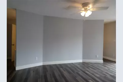 10758 Boardwalk Street, Houston, TX 77042 - Photo 9