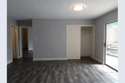 10758 Boardwalk Street, Houston, TX 77042 - Photo 7