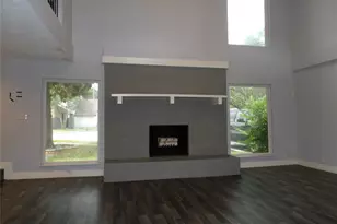 10758 Boardwalk St, Houston, TX 77042 - Photo 3