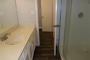 10758 Boardwalk St, Houston, TX 77042 - Photo 11