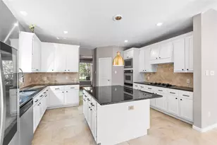 78 S Bardsbrook Cir, The Woodlands, TX 77382 - Photo 15